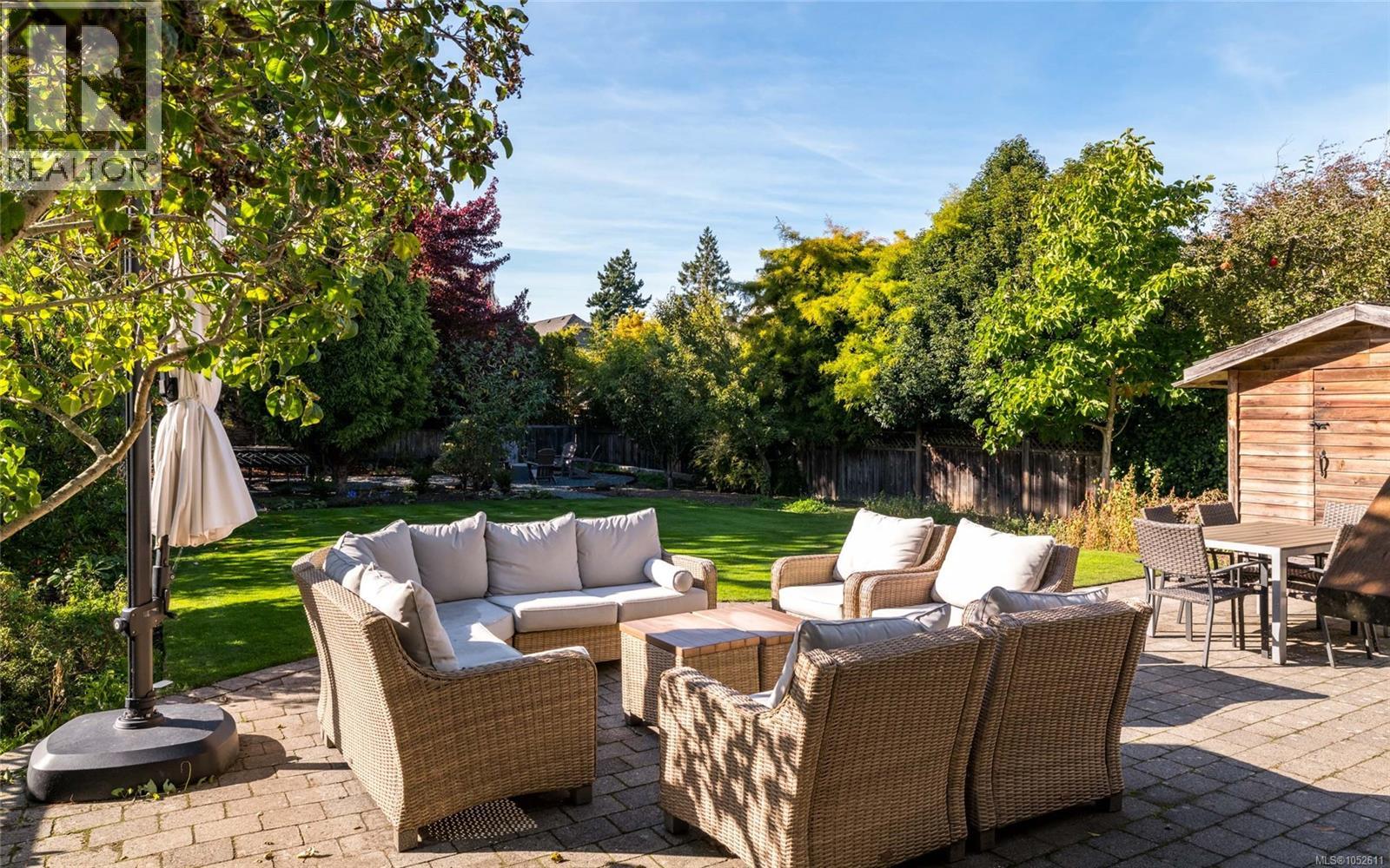  964 Newport Avenue, Oak Bay
