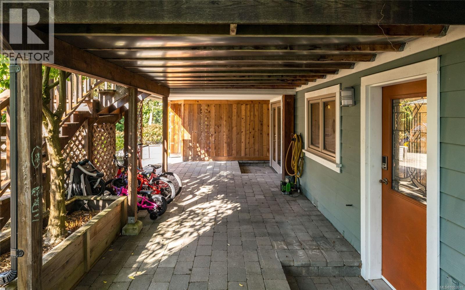  964 Newport Avenue, Oak Bay