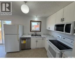 Family room - 522 Silverwood Road, Saskatoon, SK S7K6R4 Photo 8