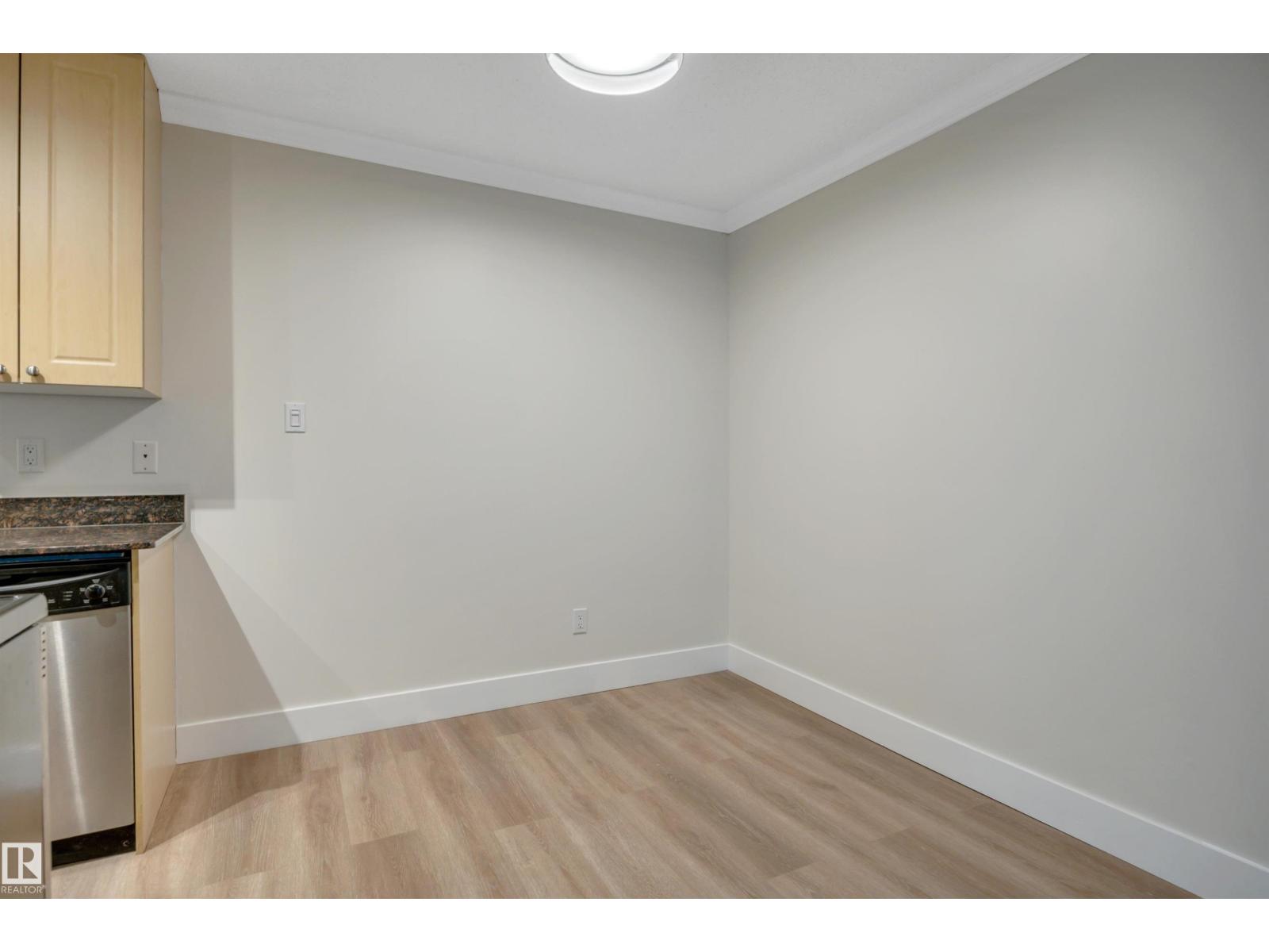 #006 10520 80 AV NW, Edmonton — photo 14