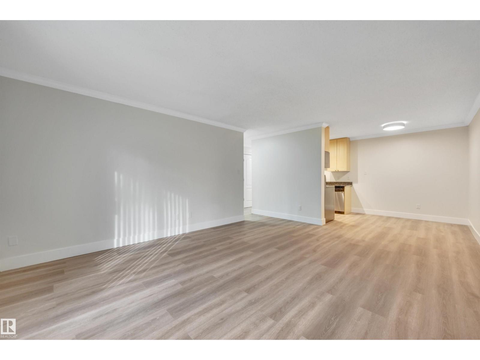 #006 10520 80 AV NW, Edmonton — photo 17