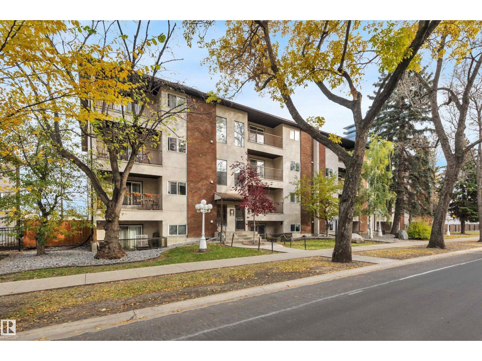 #006 10520 80 AV NW, Edmonton — photo 2