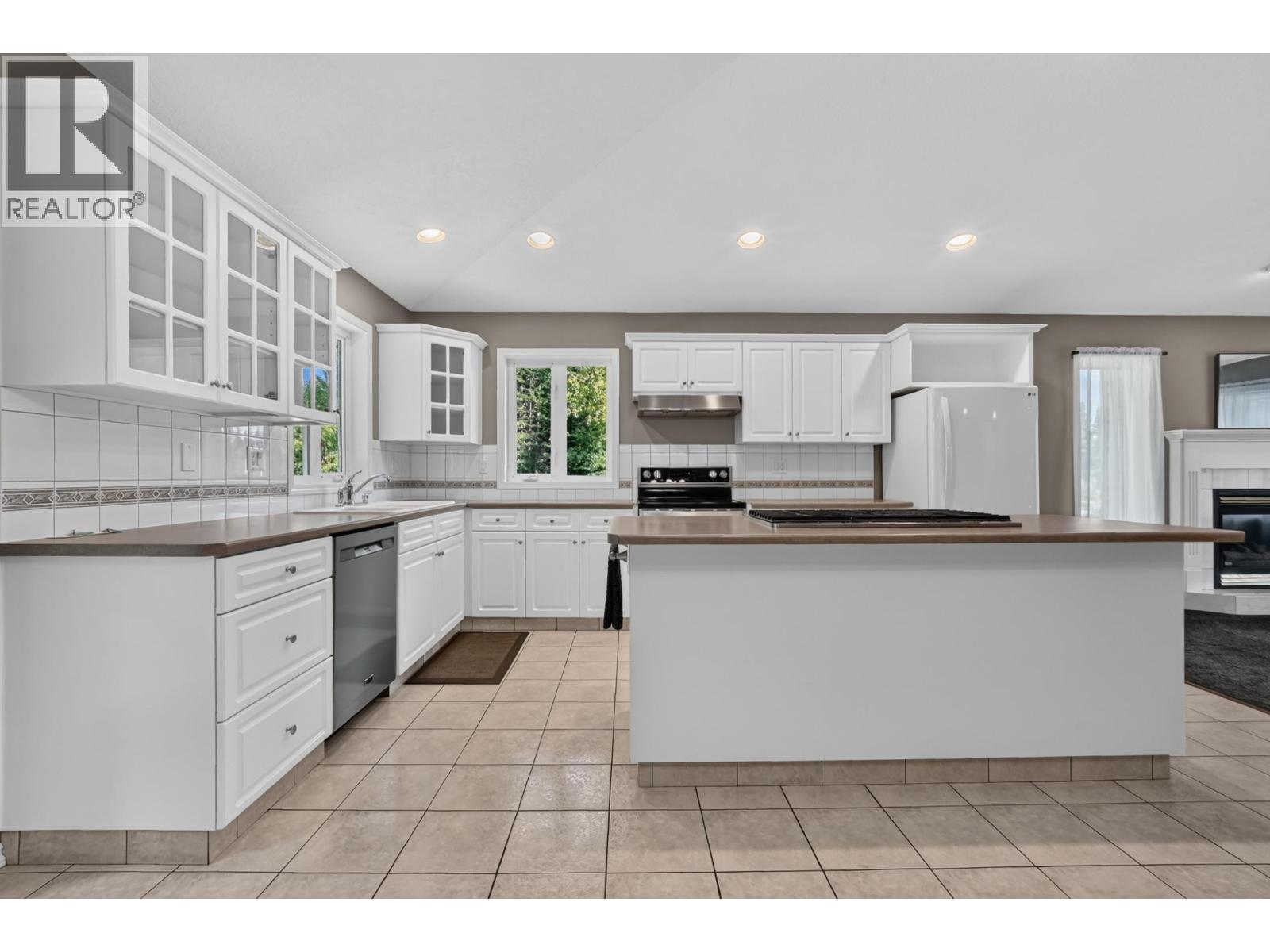 9288 SUMMERSET PLACE - 11