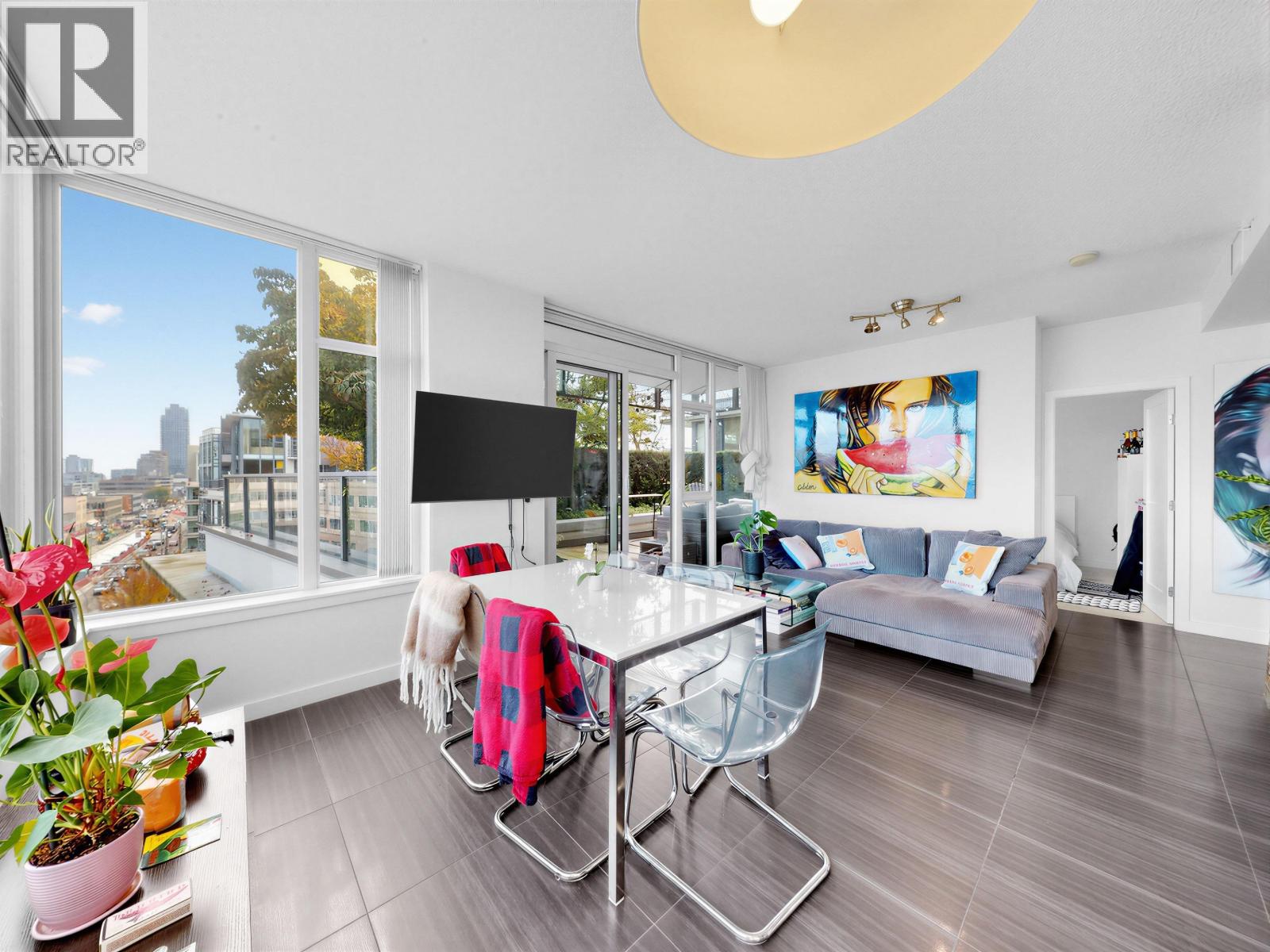 Photo of 865 2080 W BROADWAY 10