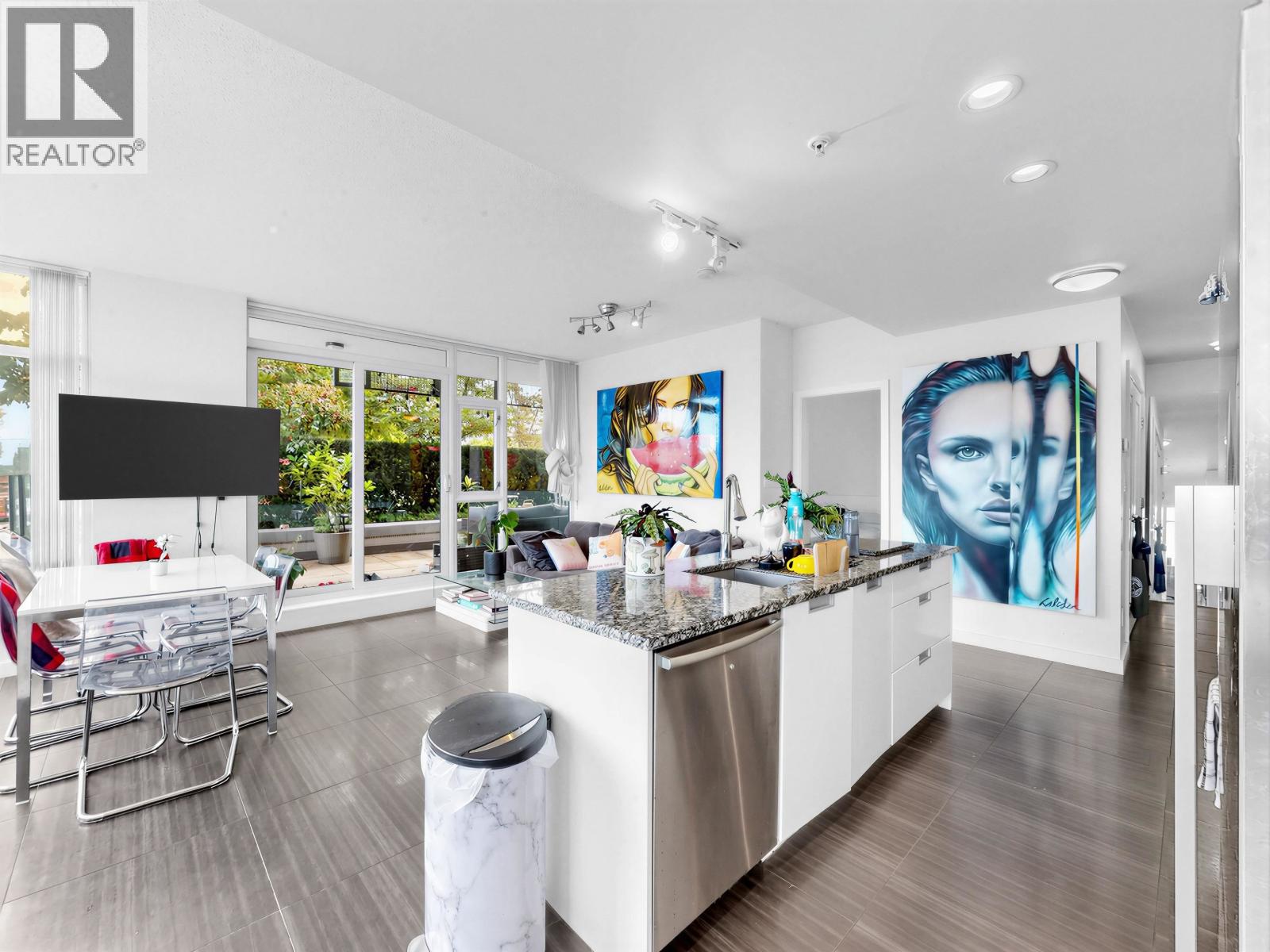 Photo of 865 2080 W BROADWAY 5