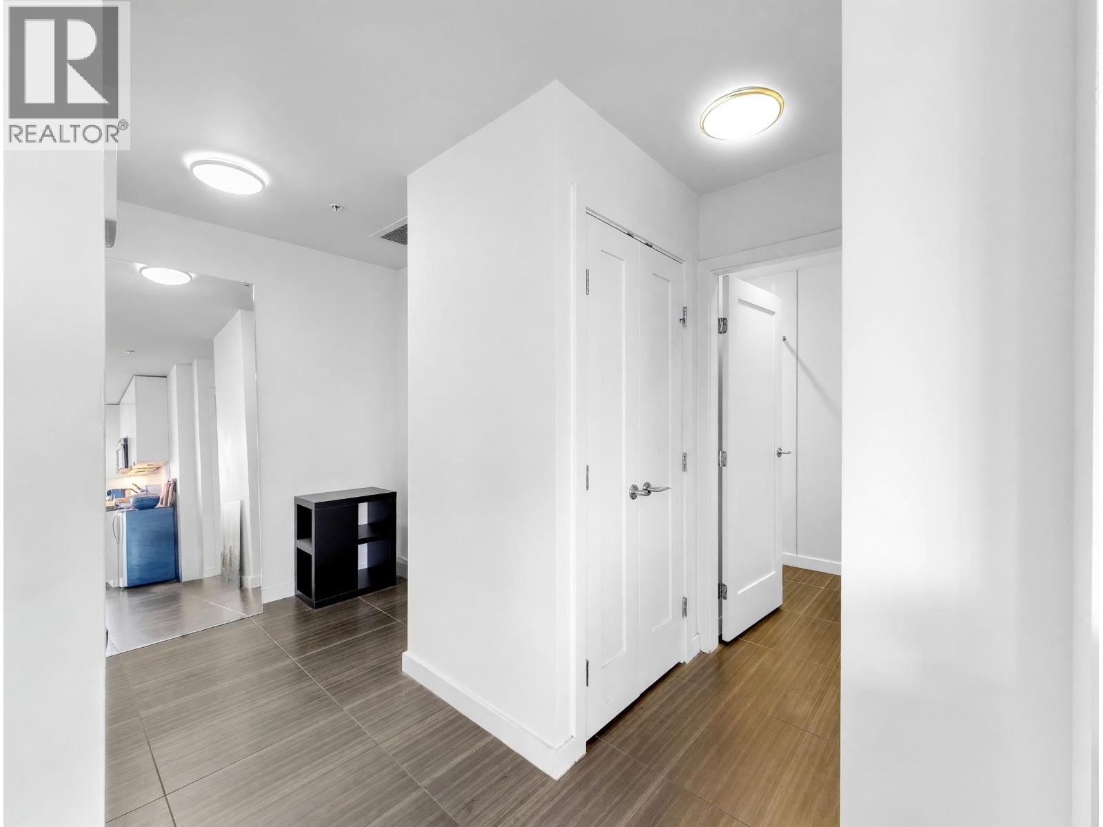 Photo of 865 2080 W BROADWAY 22