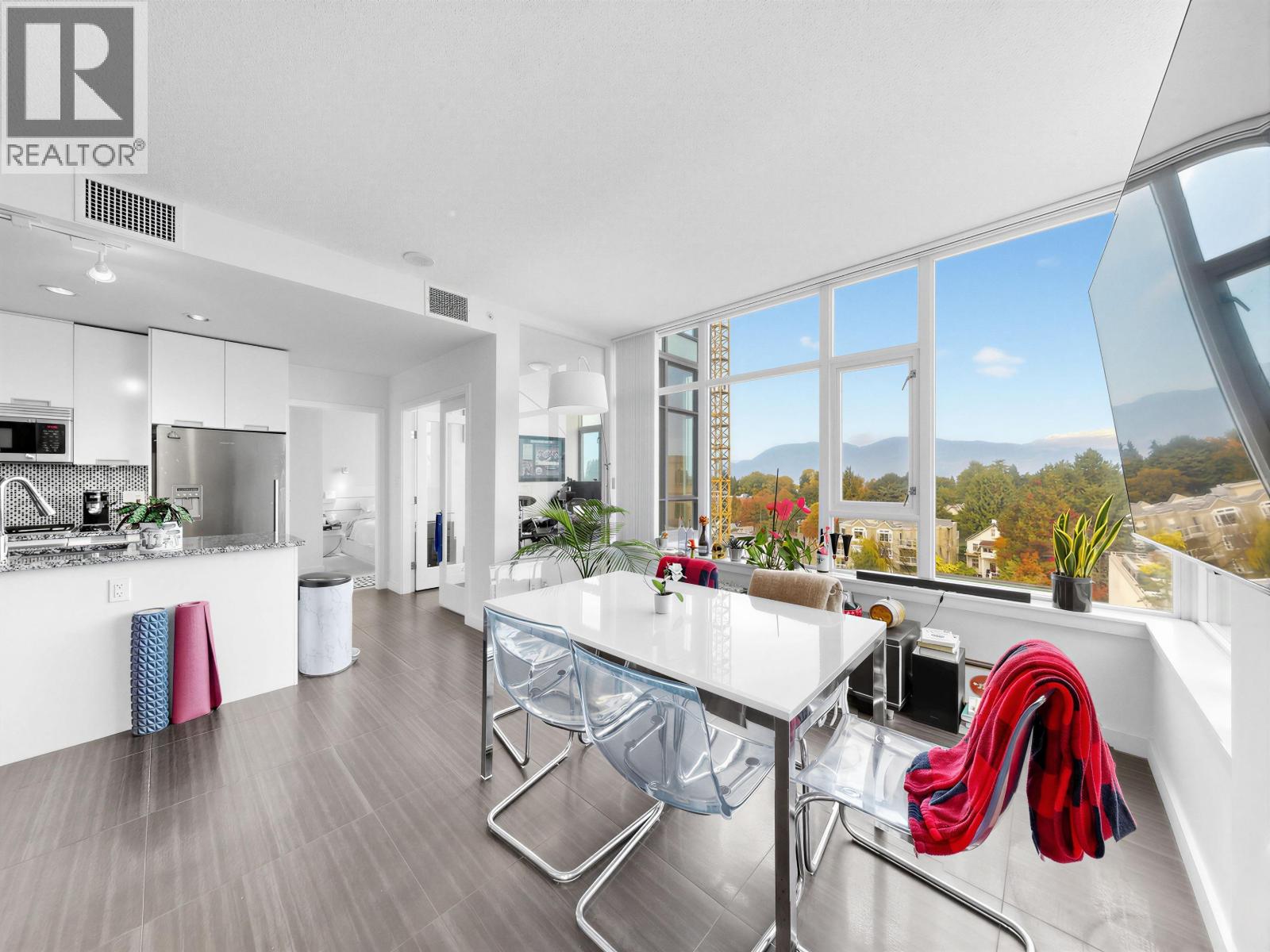 Photo of 865 2080 W BROADWAY 11