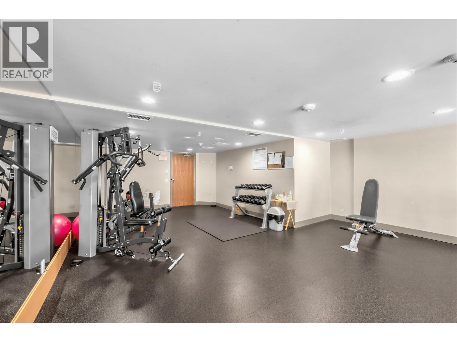 Photo of 865 2080 W BROADWAY 34