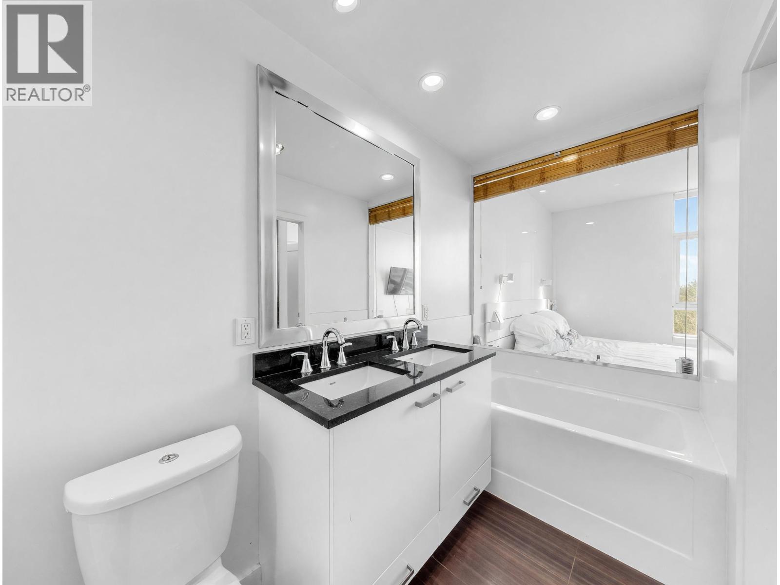 Photo of 865 2080 W BROADWAY 17
