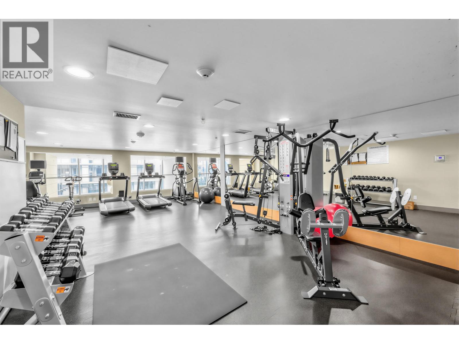 Photo of 865 2080 W BROADWAY 33