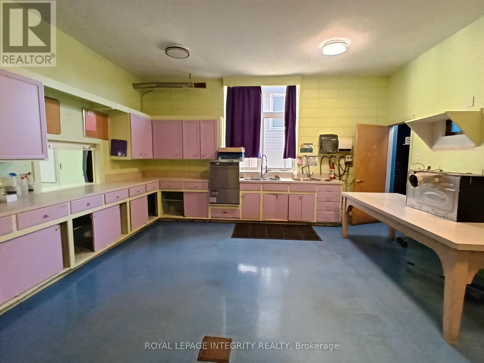 Commercial Condos for Rent in Ottawa – 2 – 2244 RUSSELL ROAD, Ottawa – By Peter Sagos - Image 8