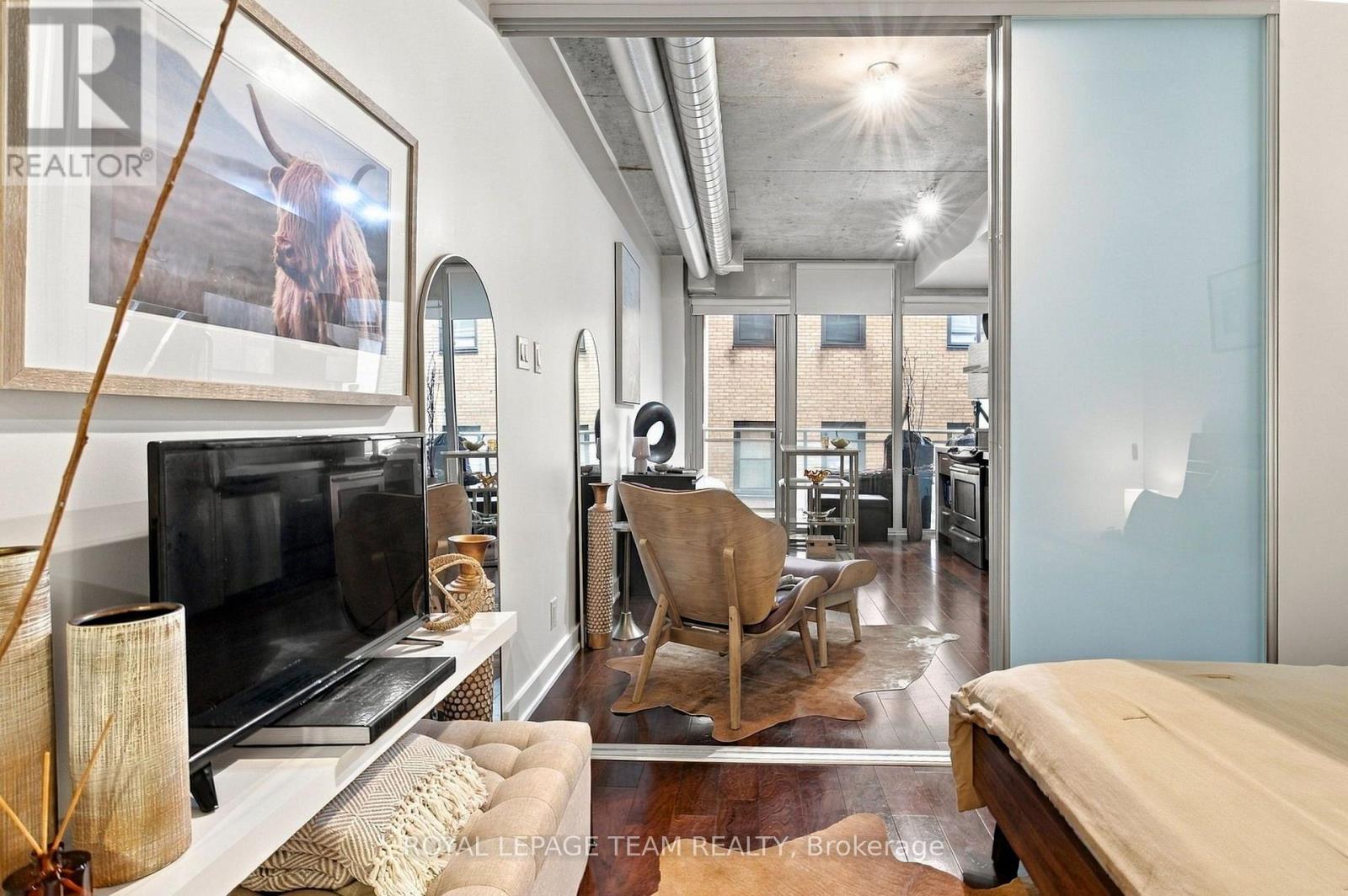#340 340 MCLEOD STREET - 10