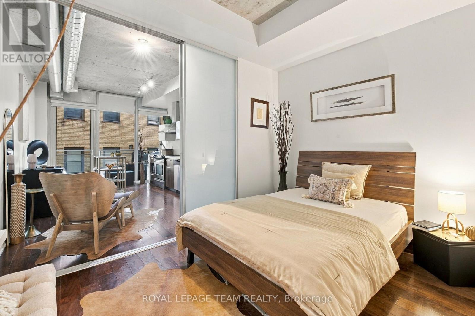 #340 340 MCLEOD STREET - 11