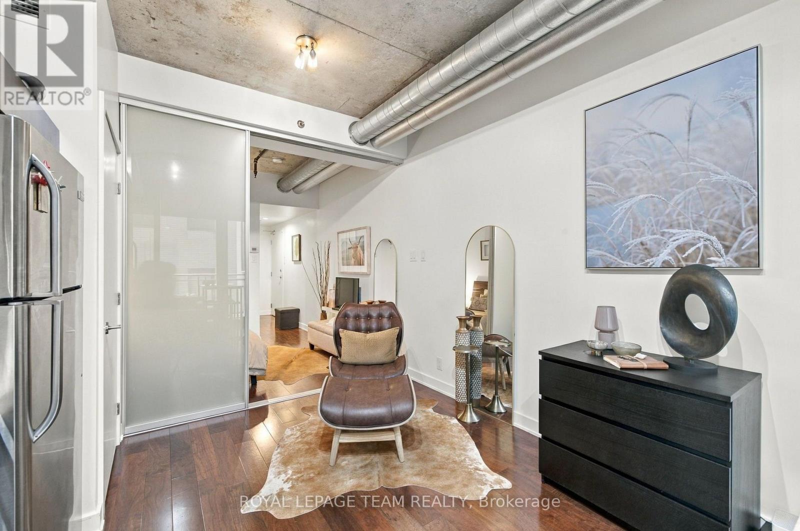 #340 340 MCLEOD STREET - 9