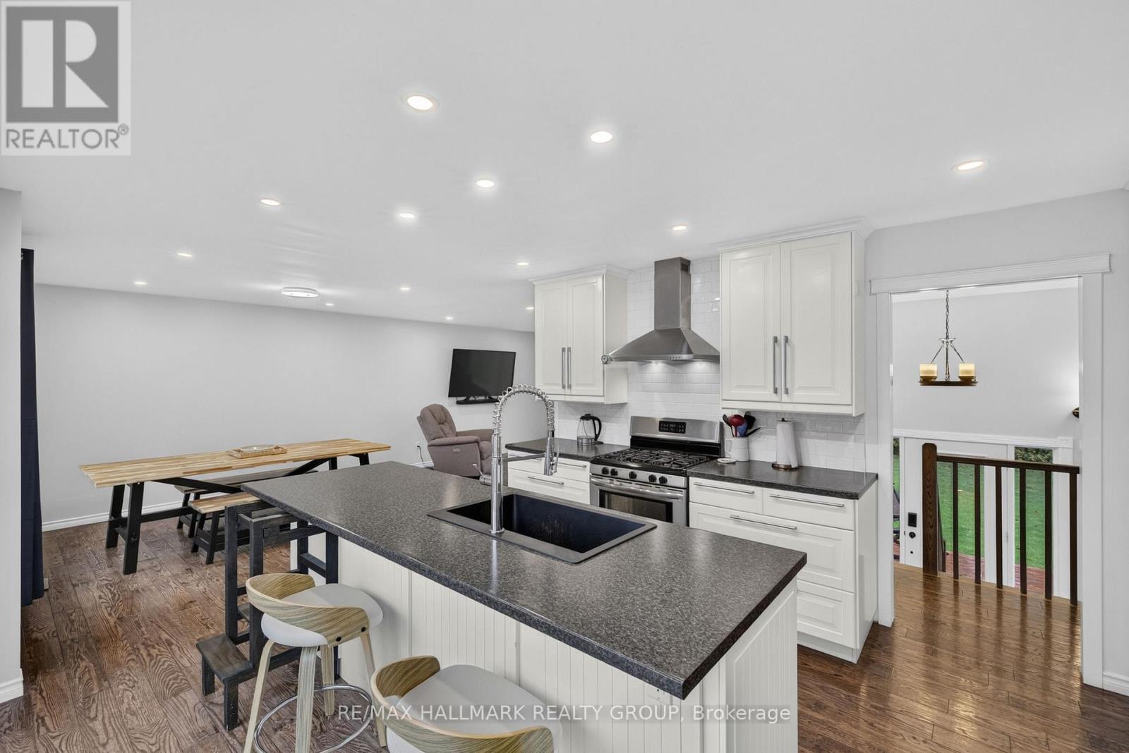 Condos for Sale in Ottawa – 4100 OLD ALMONTE ROAD, Ottawa – By Peter Sagos - Image 19