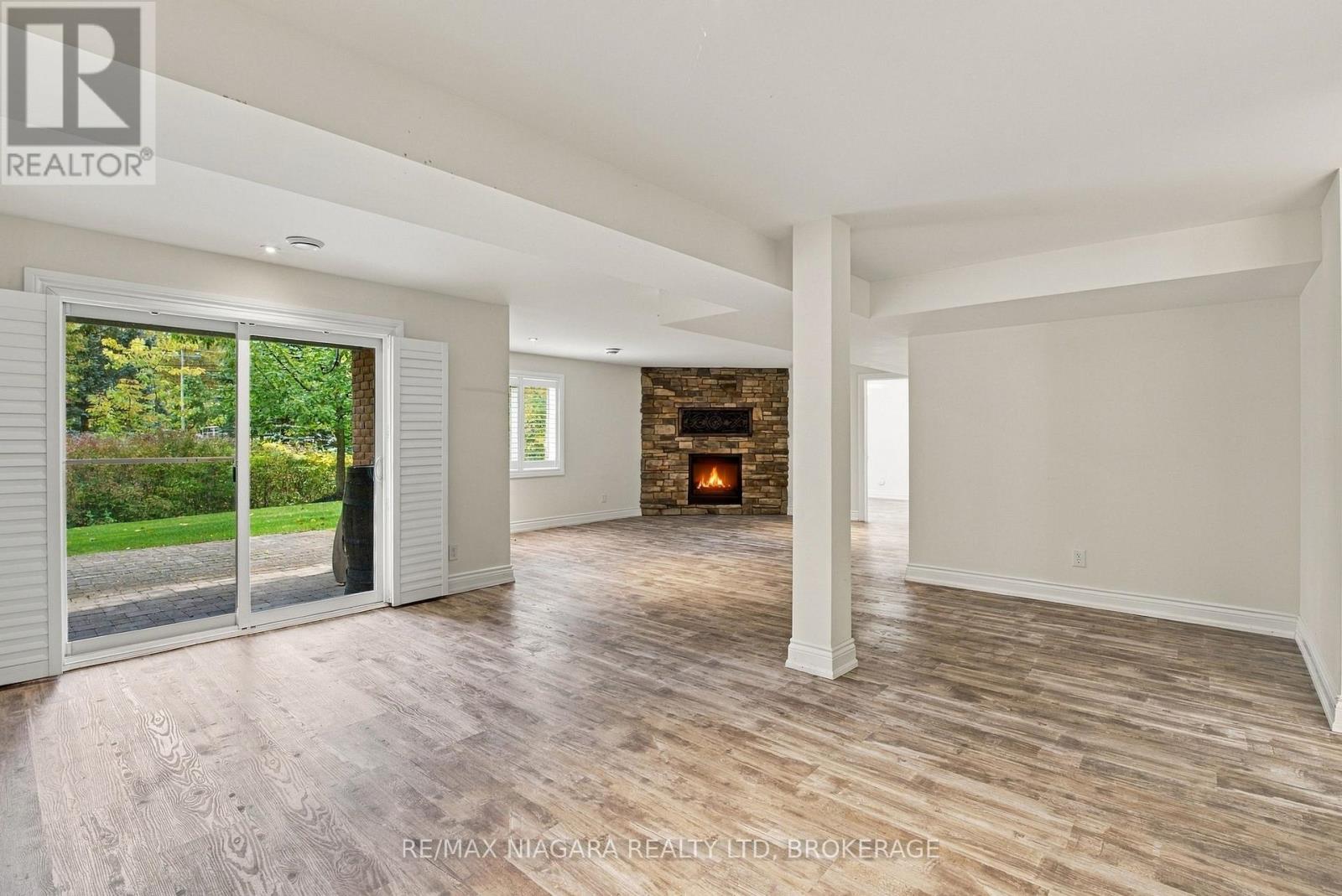 3 HILLSIDE DRIVE - 25