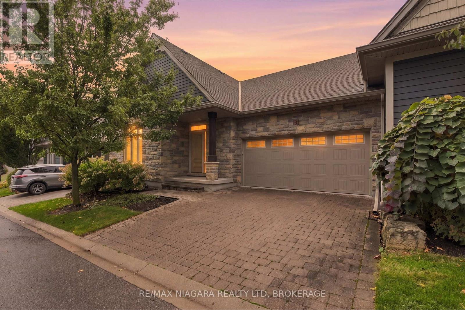 3 HILLSIDE DRIVE - 44
