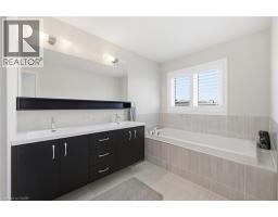 19 Hibiscus Lane, Hamilton, ON L8K0A4 Photo 18