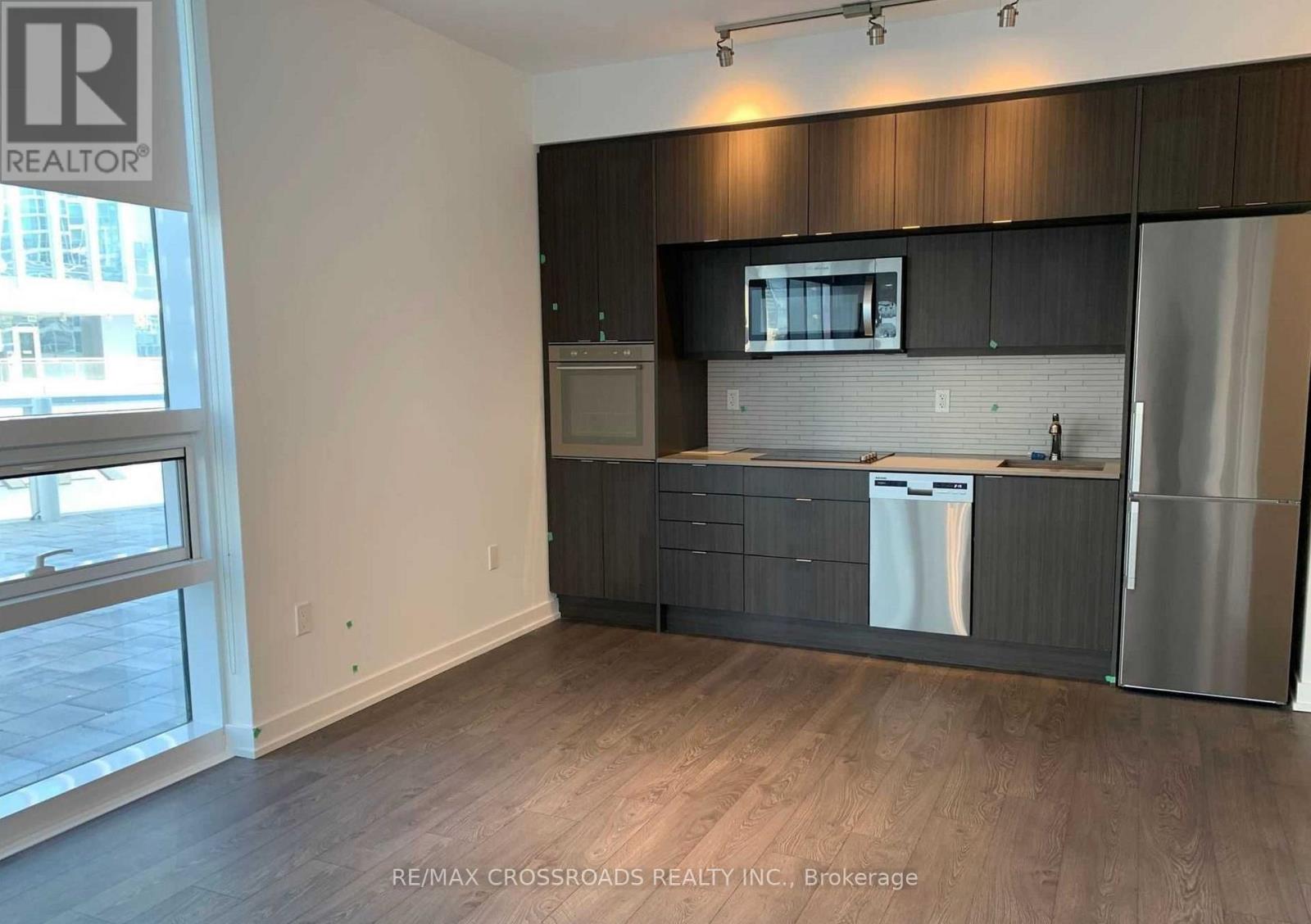 10 York Unit 803 photo 4