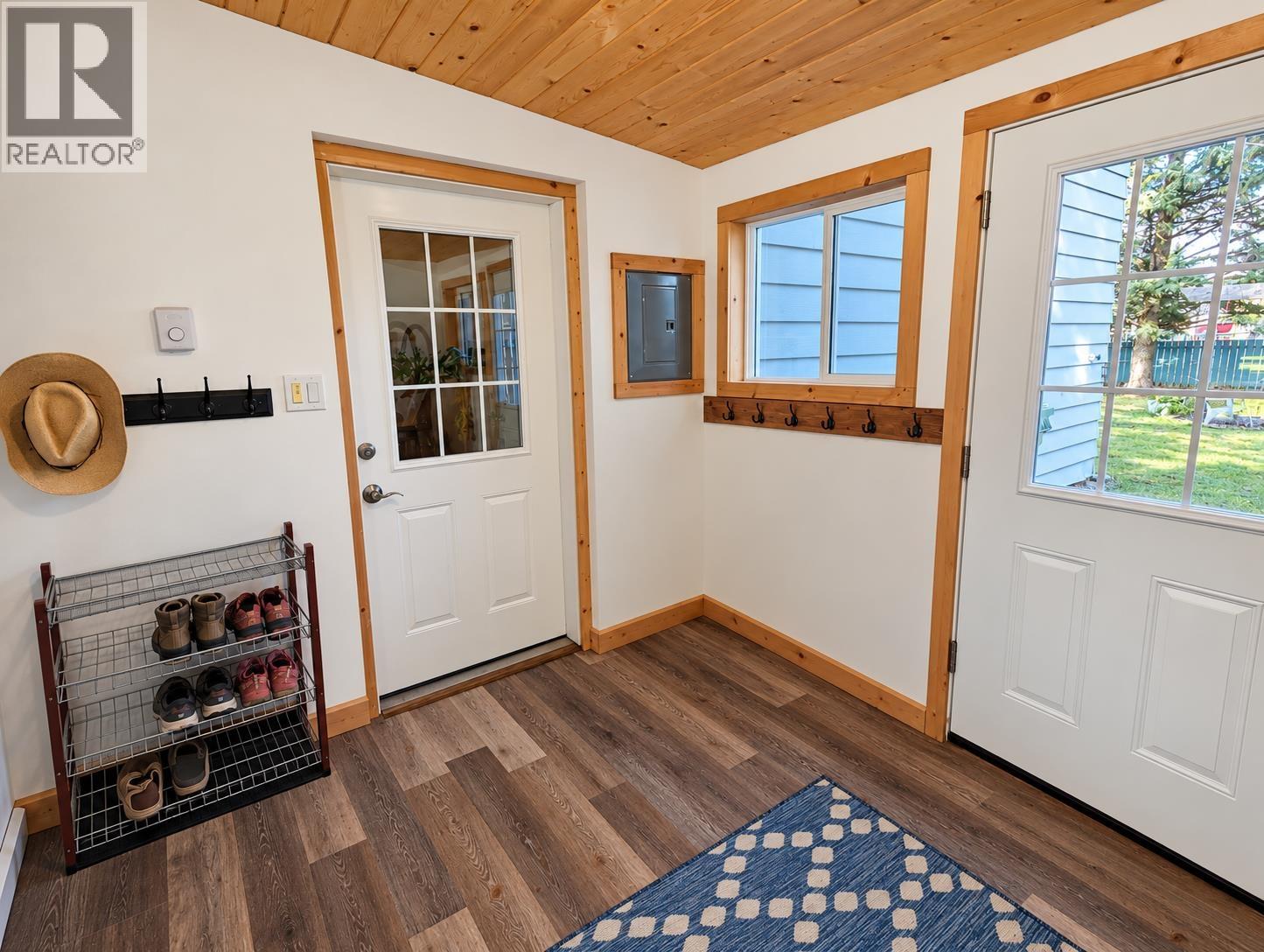 4256 BROADWAY AVENUE - 4