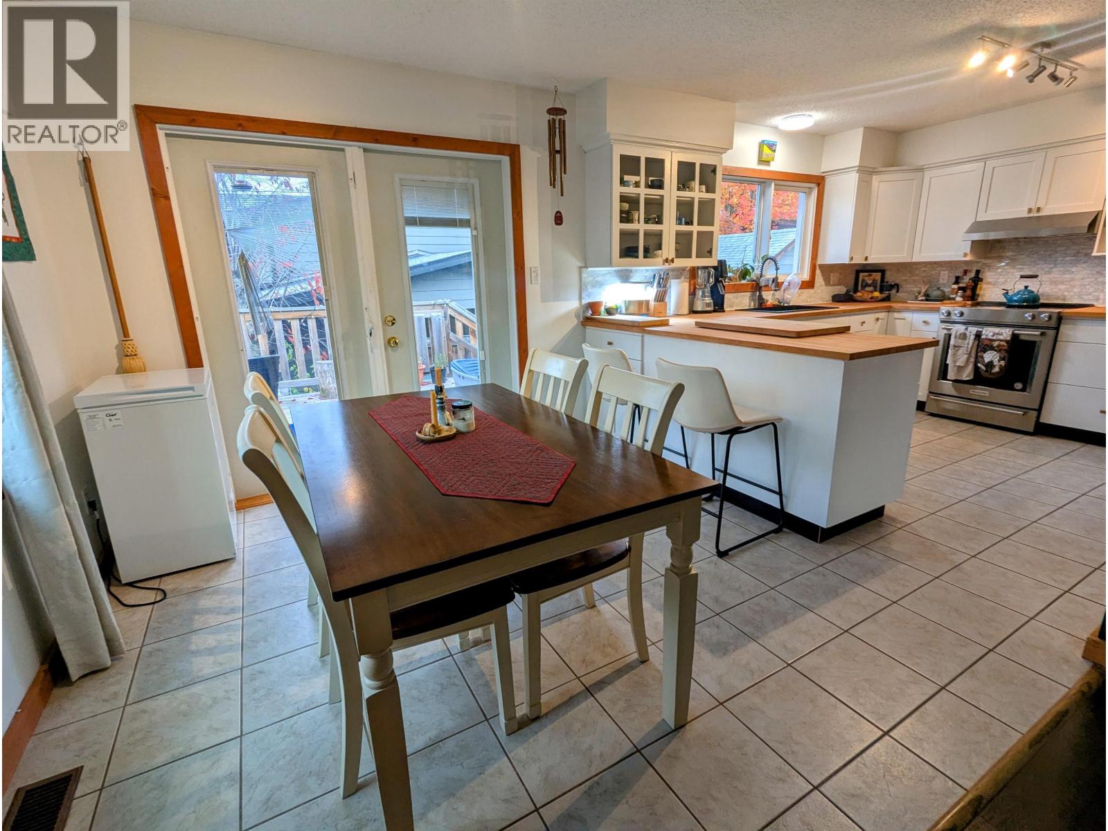 4256 BROADWAY Avenue, Smithers