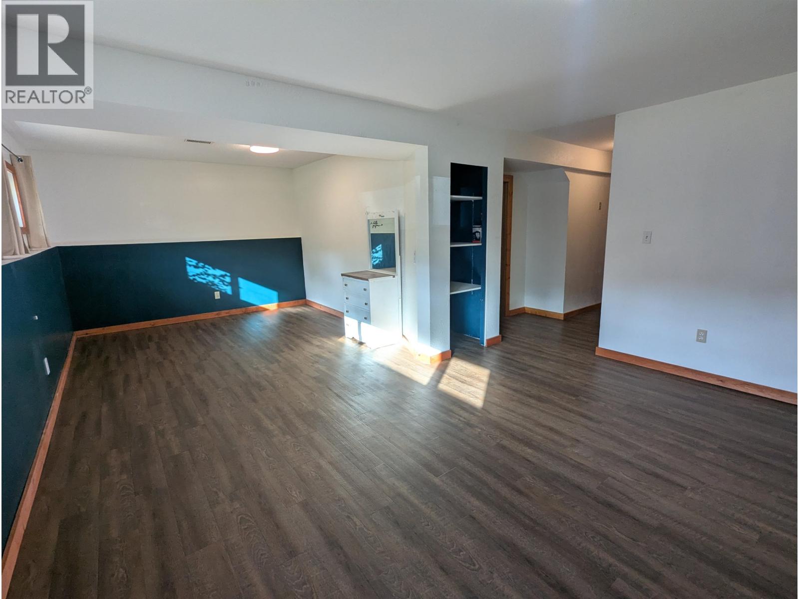 4256 BROADWAY AVENUE - 24