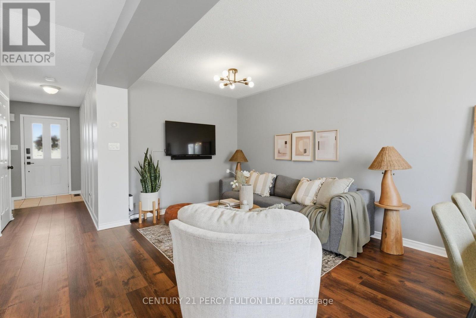42 Cecil Found Crescent, Clarington, ON photo 6
