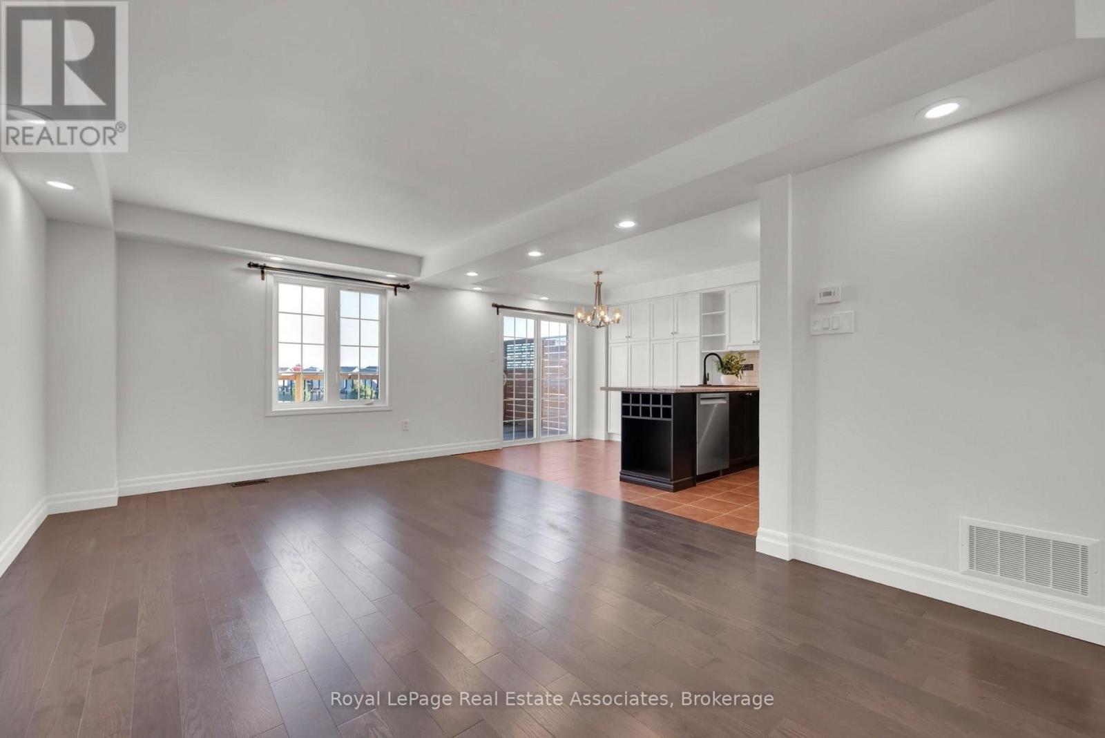 31 Crockett Place, Clarington, ON photo 6