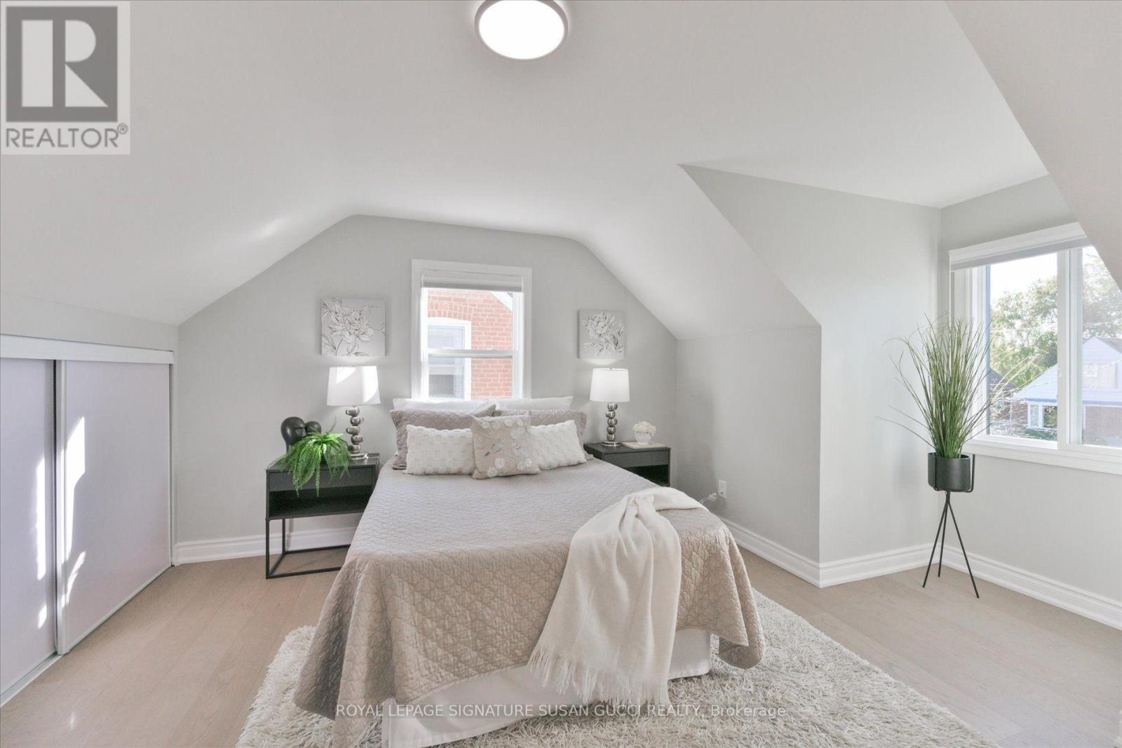22 Holland Avenue, Toronto, ON photo 19
