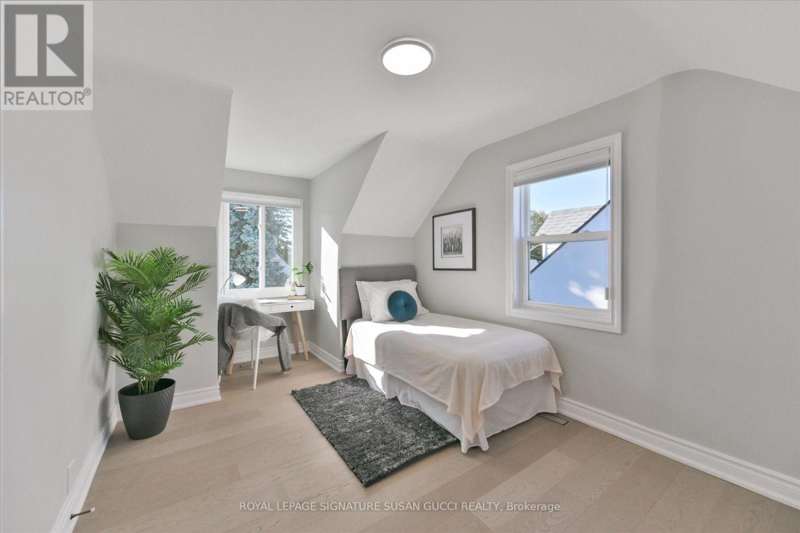 22 Holland Avenue, Toronto, ON photo 21