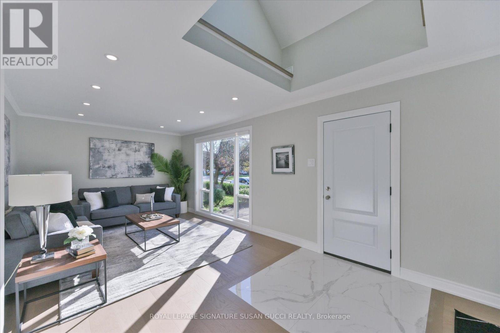 22 Holland Avenue, Toronto, ON photo 4