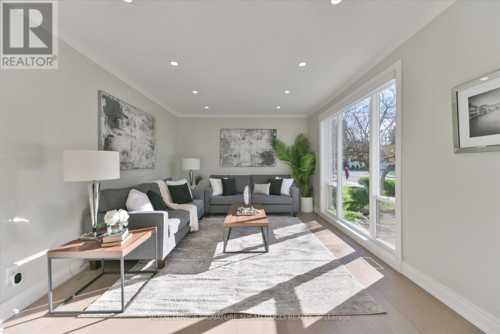 22 Holland Avenue, Toronto, ON photo 7