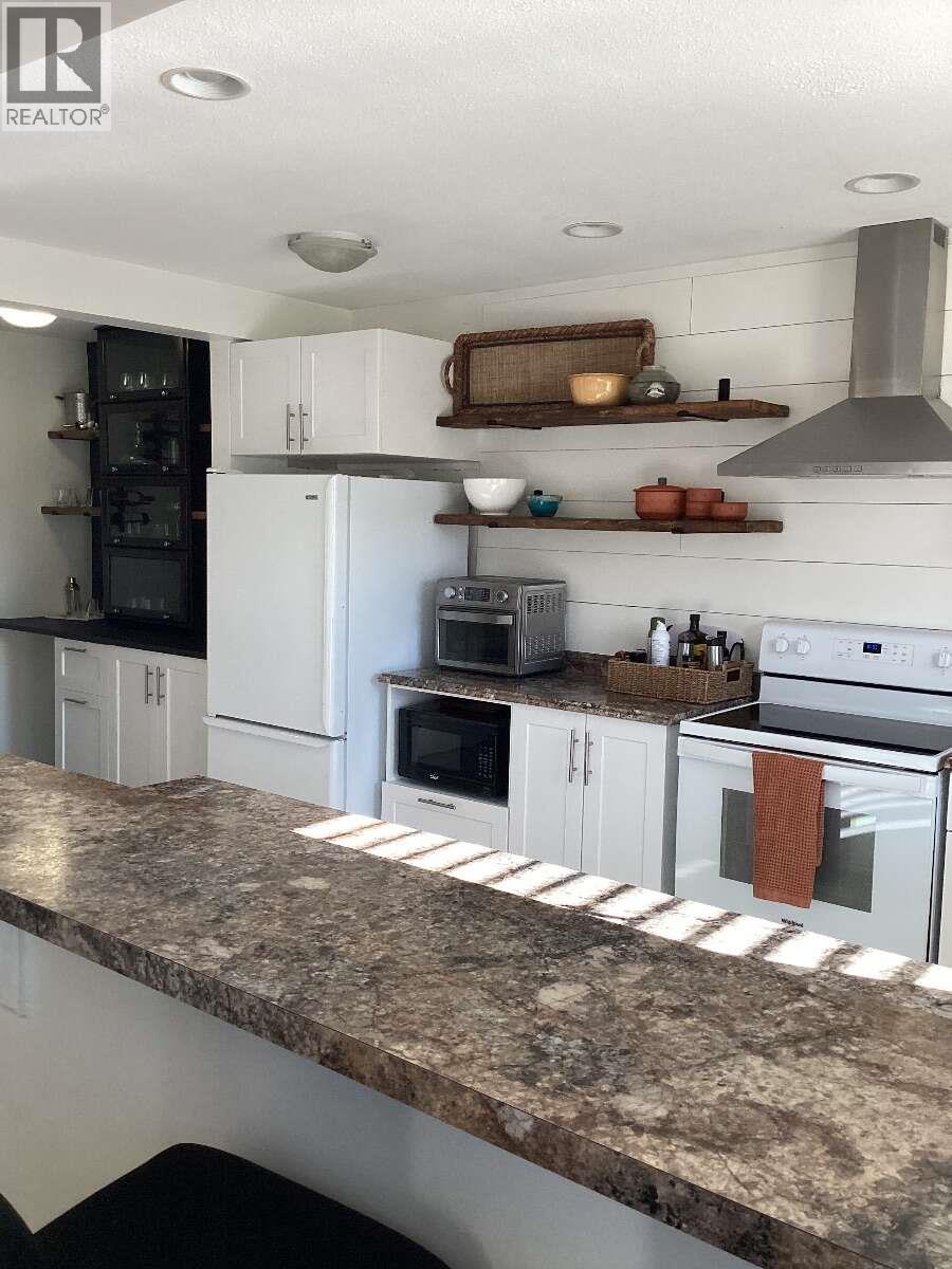 453 Alexander Avenue, Penticton
