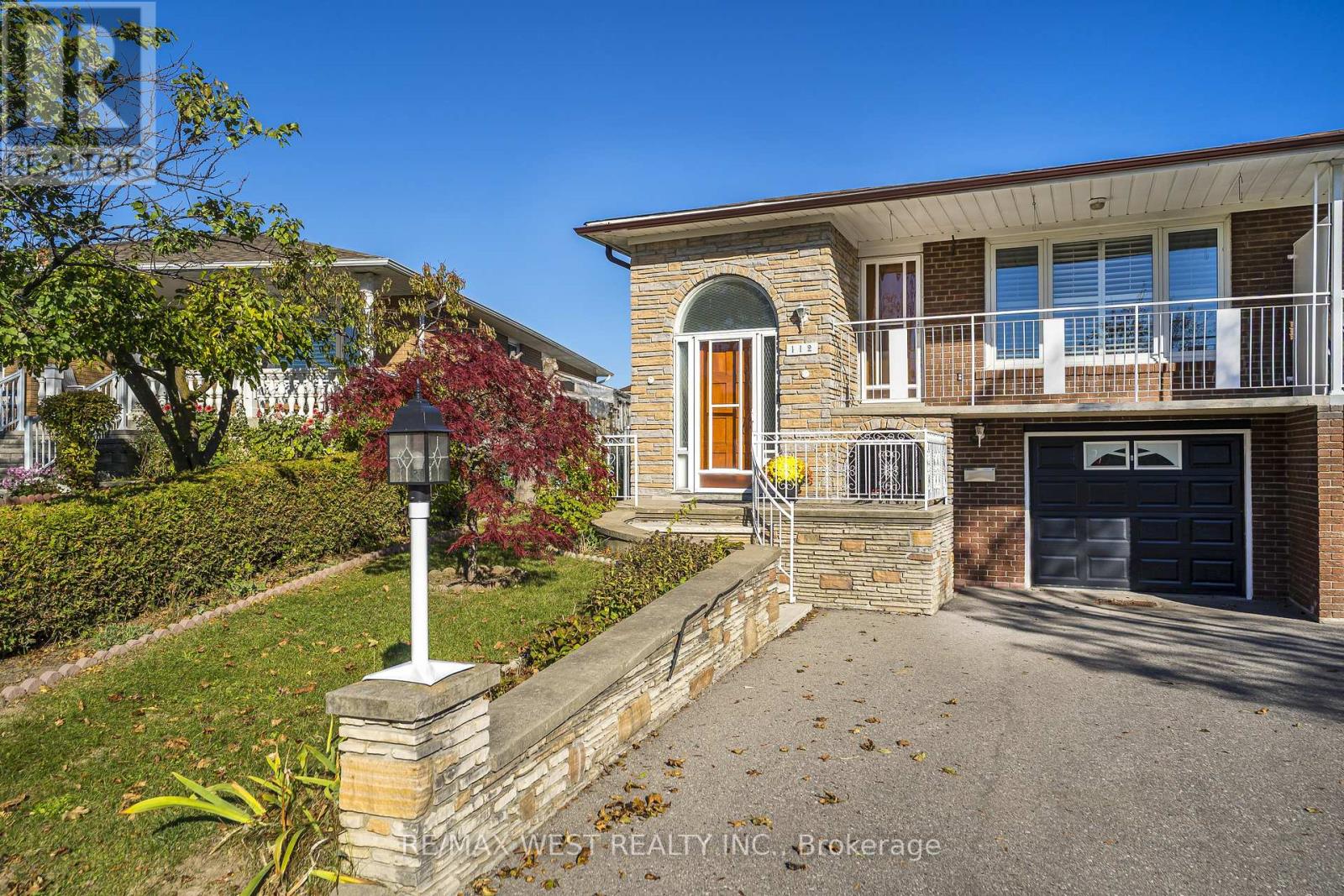 Listing photo of 112 HARRIS CRESCENT