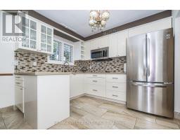 Kitchen - 112 Harris Crescent, Vaughan, ON L4L1R9 Photo 10