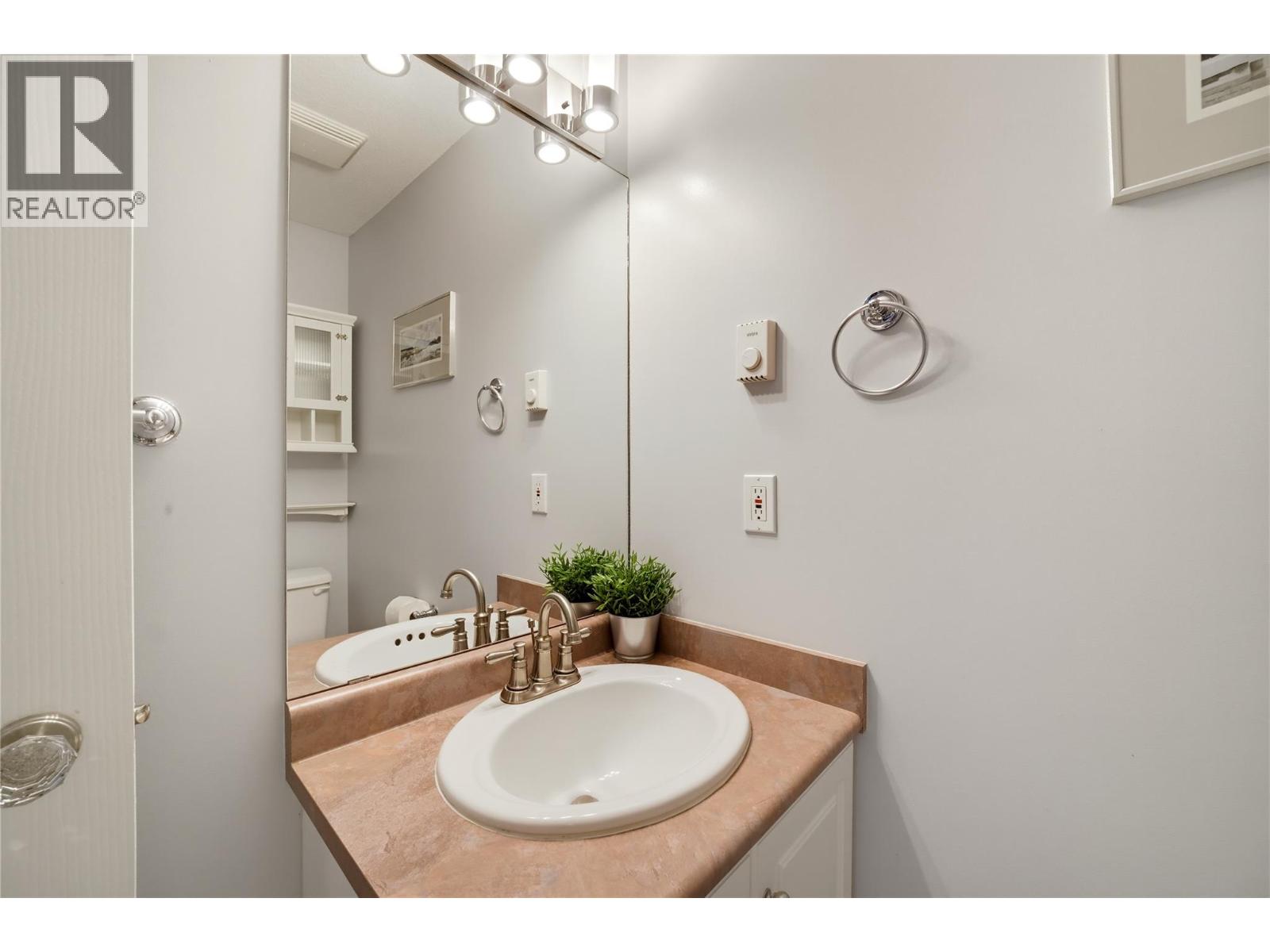 #114 1002 Riverside Avenue - 29
