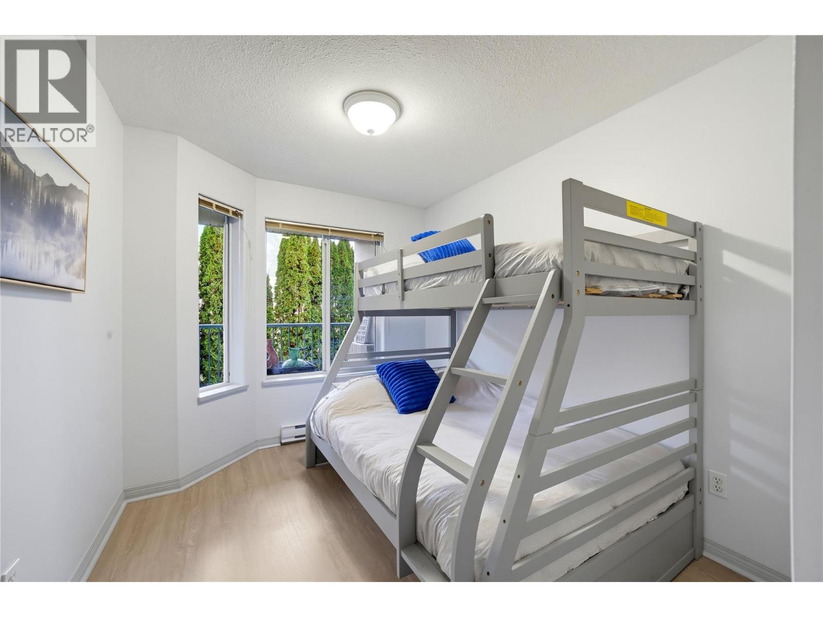 #114 1002 Riverside Avenue - 9