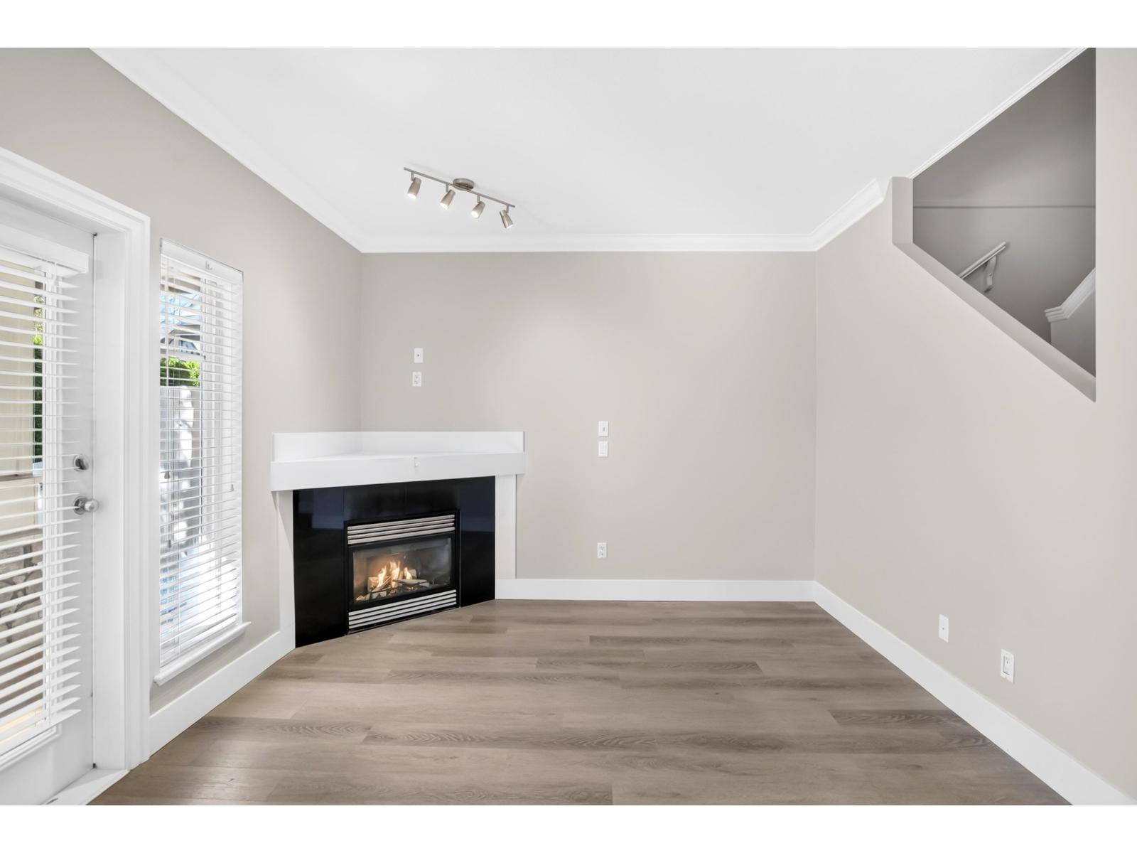 Photo of 72 18221 68 AVENUE 14