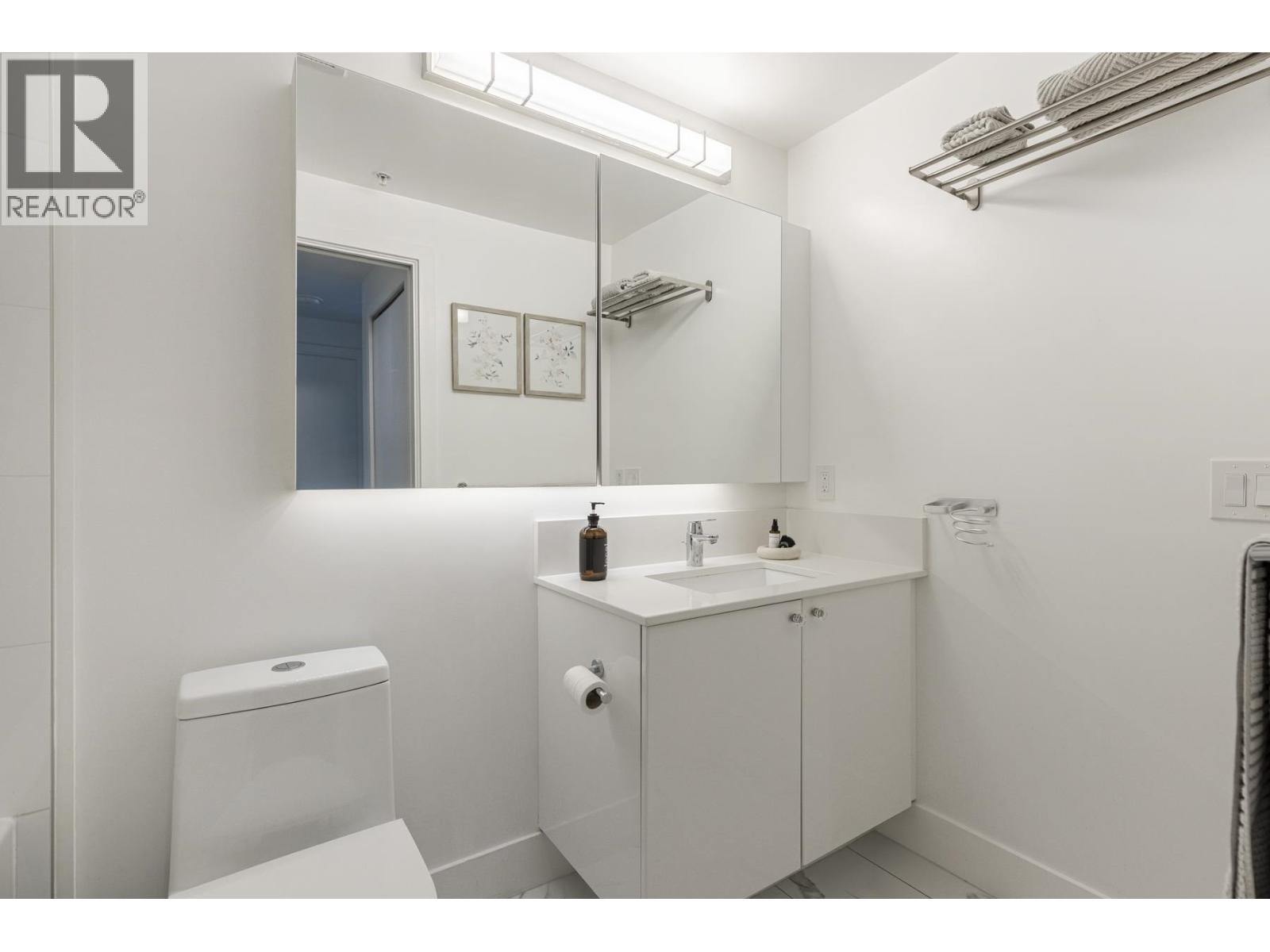 Photo of 1105 2435 KINGSWAY 8