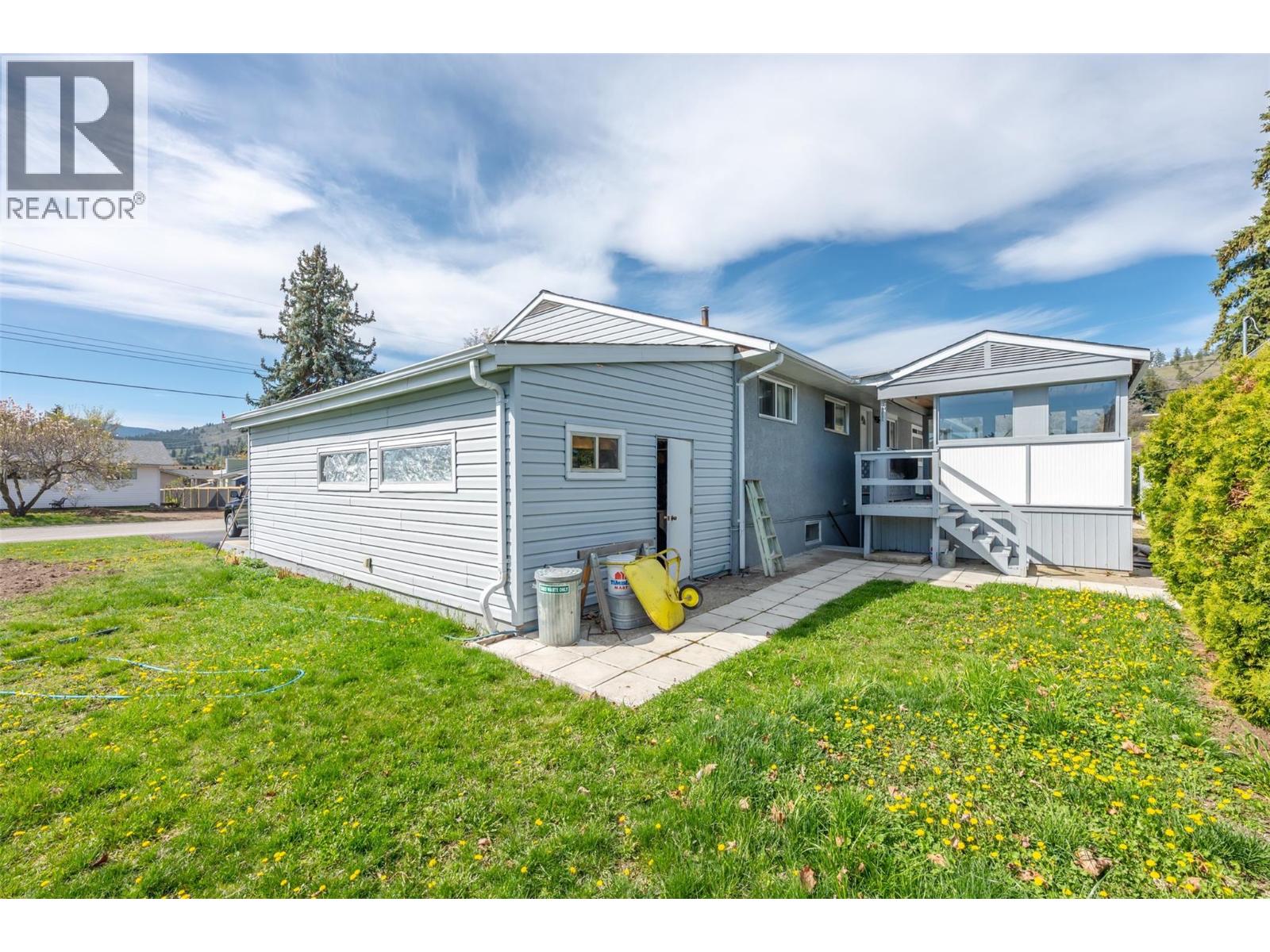 12401 Ward Street, Summerland