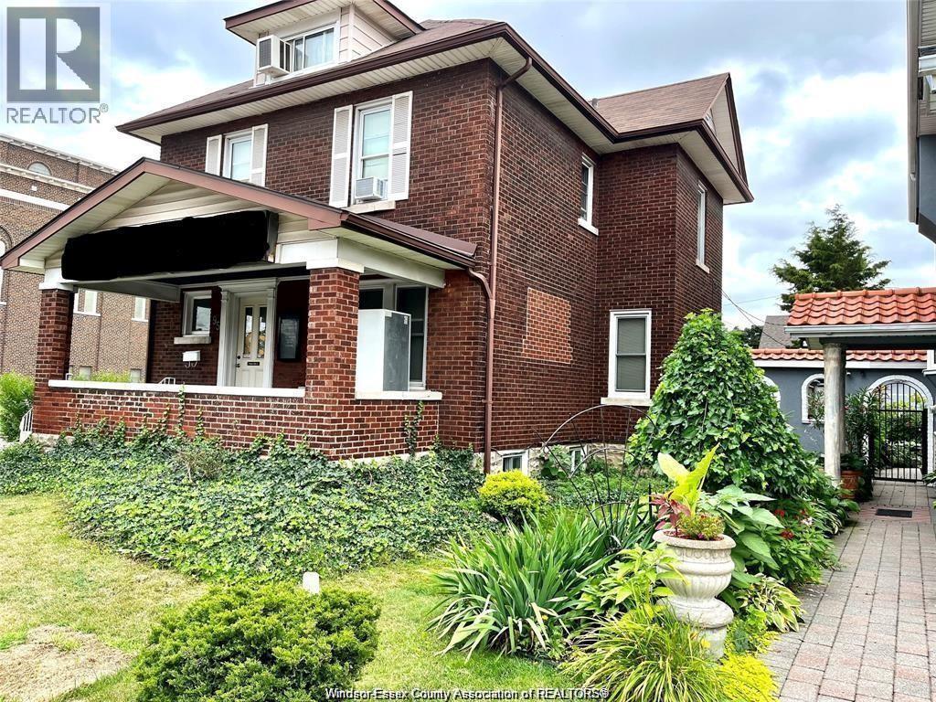 95 GILES BOULEVARD East - 2