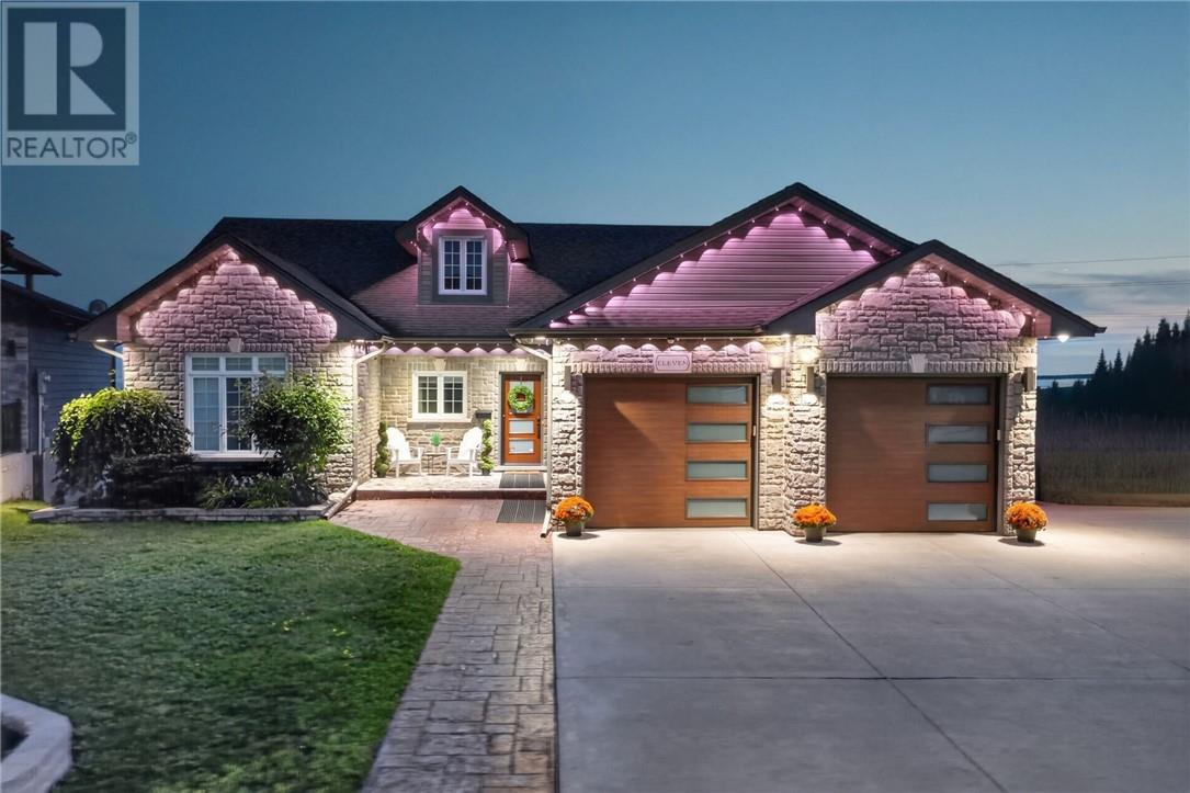 Property for sale at 11 Kingsview Drive