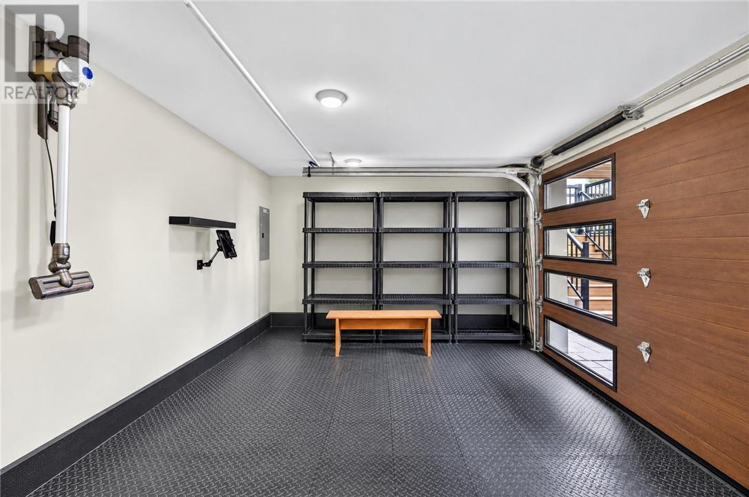 11 Kingsview Drive - 54