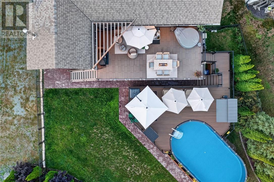 11 Kingsview Drive - 63