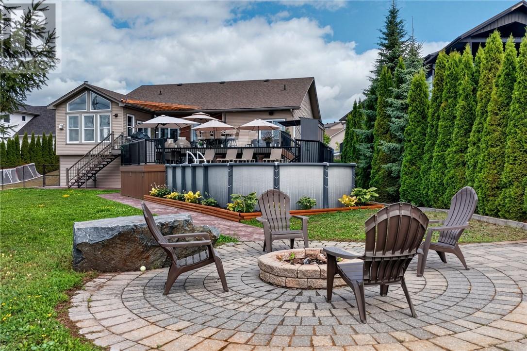 11 Kingsview Drive - 71