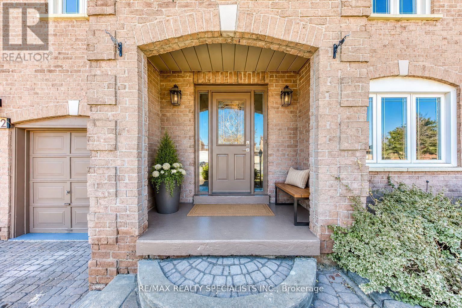 102 SUNFOREST DRIVE, Brampton (Heart Lake West) — photo 3