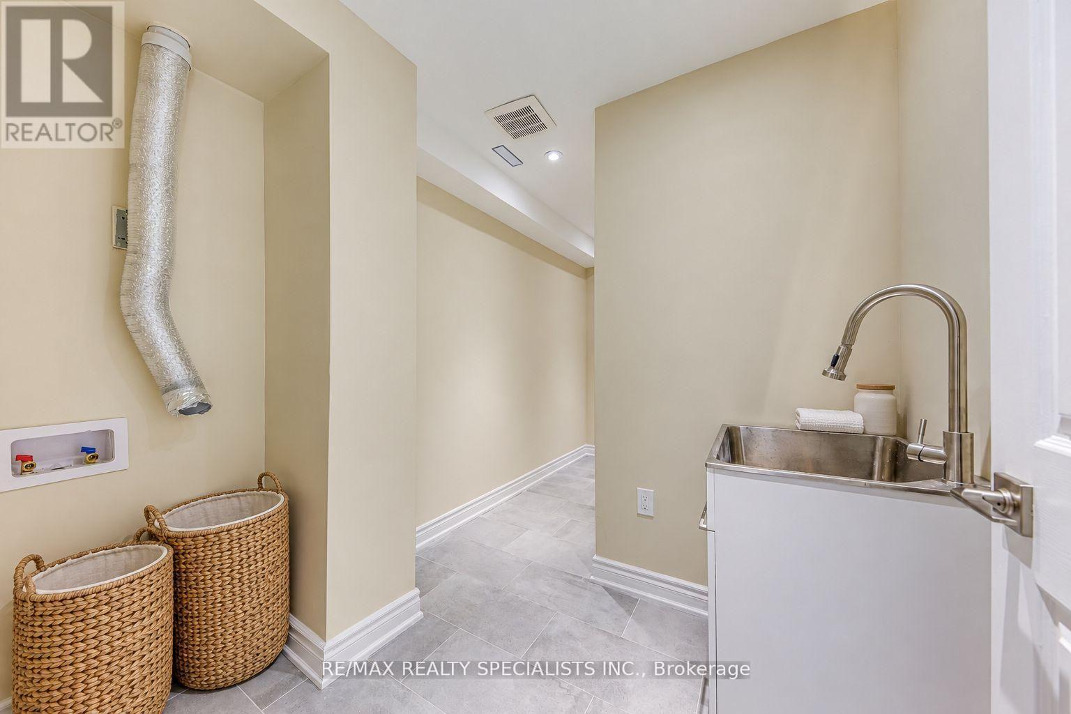 102 Sunforest Drive, Brampton, ON photo 24