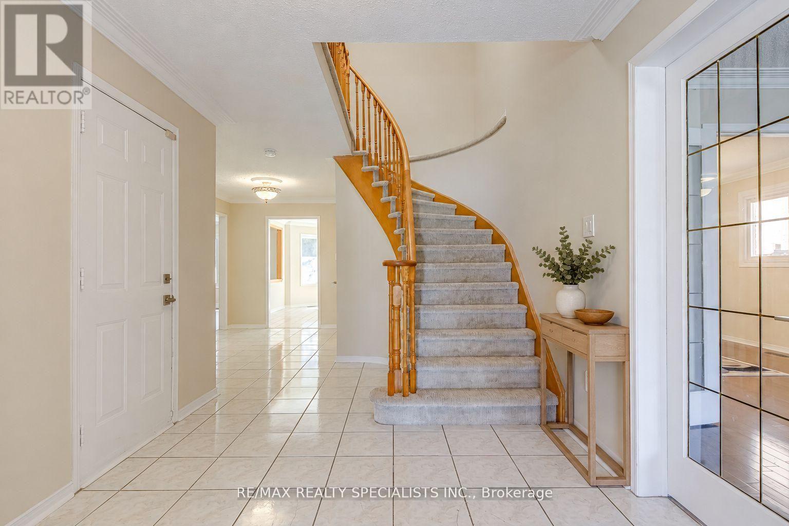 102 Sunforest Drive, Brampton, ON photo 25