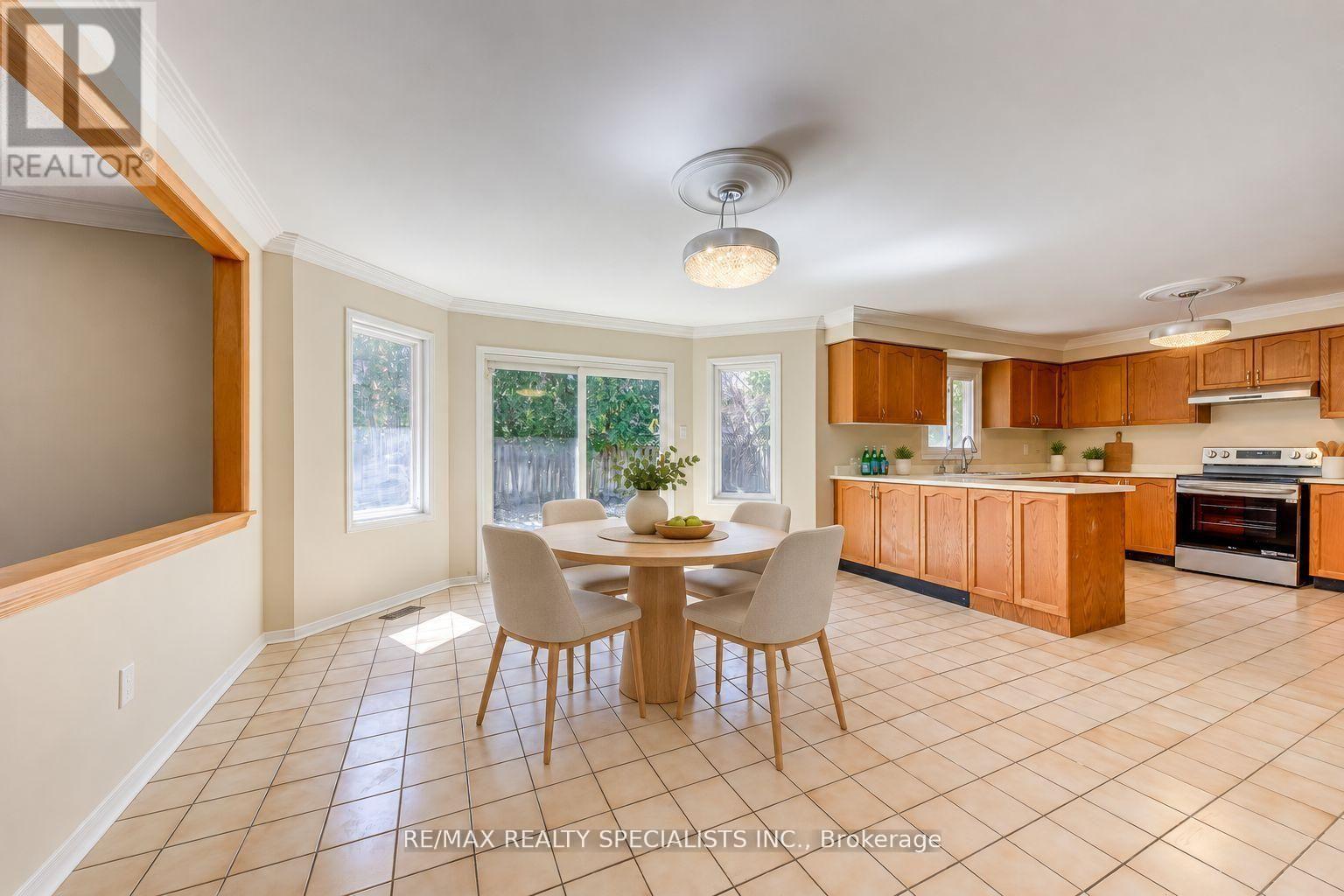 102 Sunforest Drive, Brampton, ON photo 14