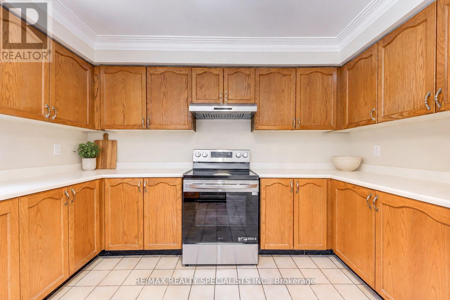 102 Sunforest Drive, Brampton, ON photo 22